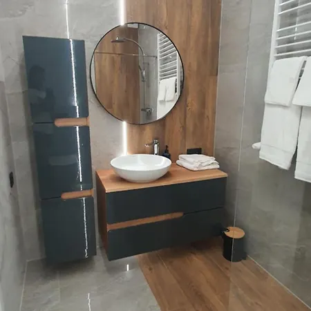 Ren Ζεστοκόβα